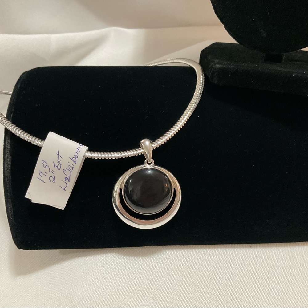 Liz Claiborne Silver tone Flat Rope Chain with Pendant Necklace - Picture 6 of 7
